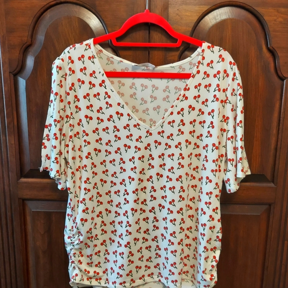 Women's Casual, Split-Sleeve, Side-Shirred, Size 1X, V-neck Floral Cherry Print
